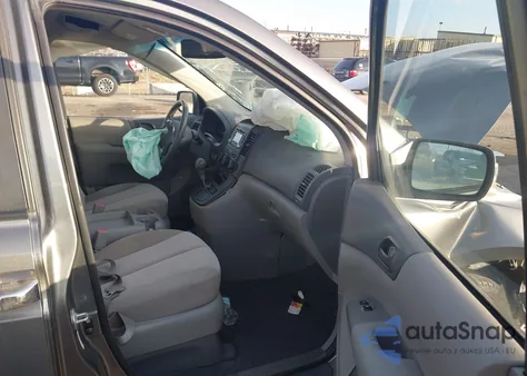 2011 Kia Sedona Lx z USA, uszkodzony, nr VIN KNDMG4C70B6388098